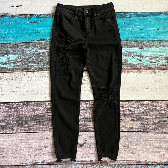 American Eagle Black Hi-Rise Ripped Jeans Crop Size 4 - Picture 1 of 7
